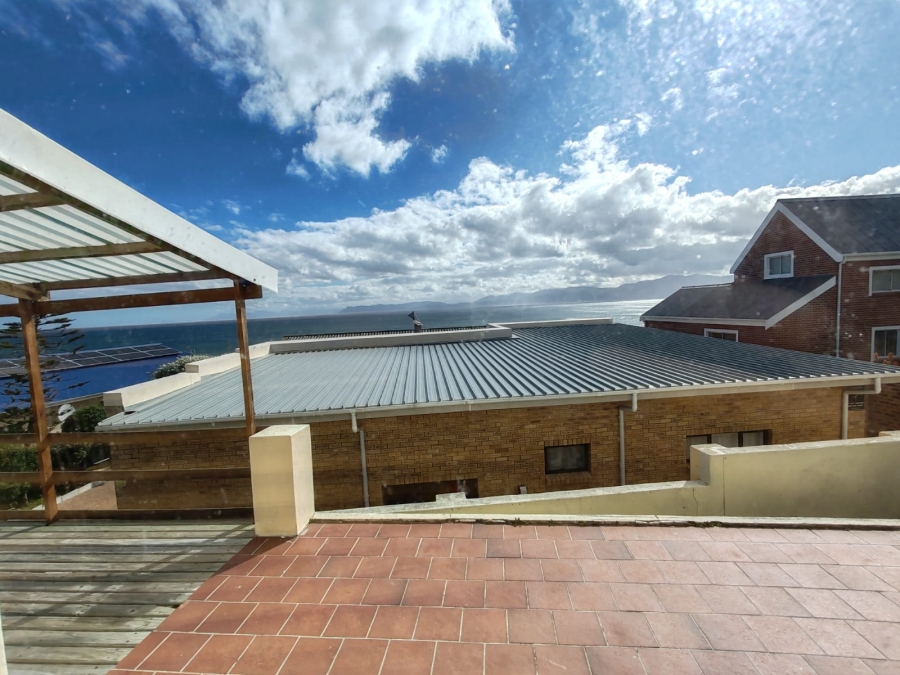 5 Bedroom Property for Sale in Perlemoenbaai Western Cape